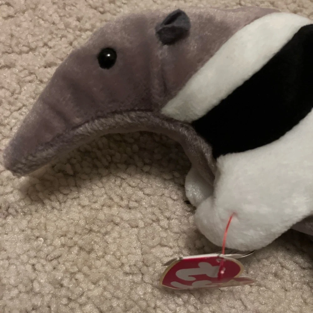 TY Beanie Baby Anteater Plush - Gray and White with Tags
